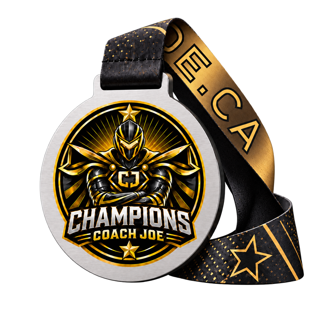 Médaille CoachJoe Champions en ACM ¼ po avec ruban noir et or, sur fond jaune